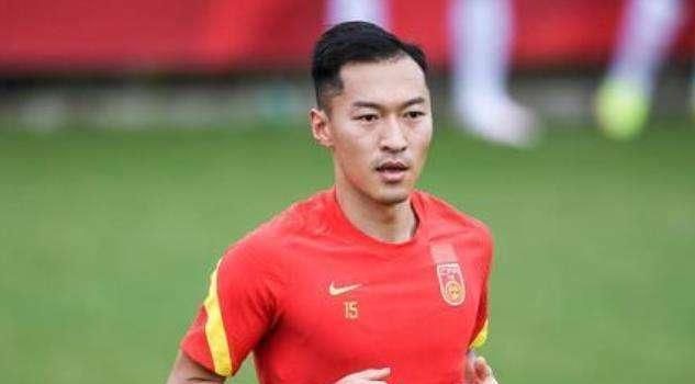 轻点呻吟耸动炕上被窝